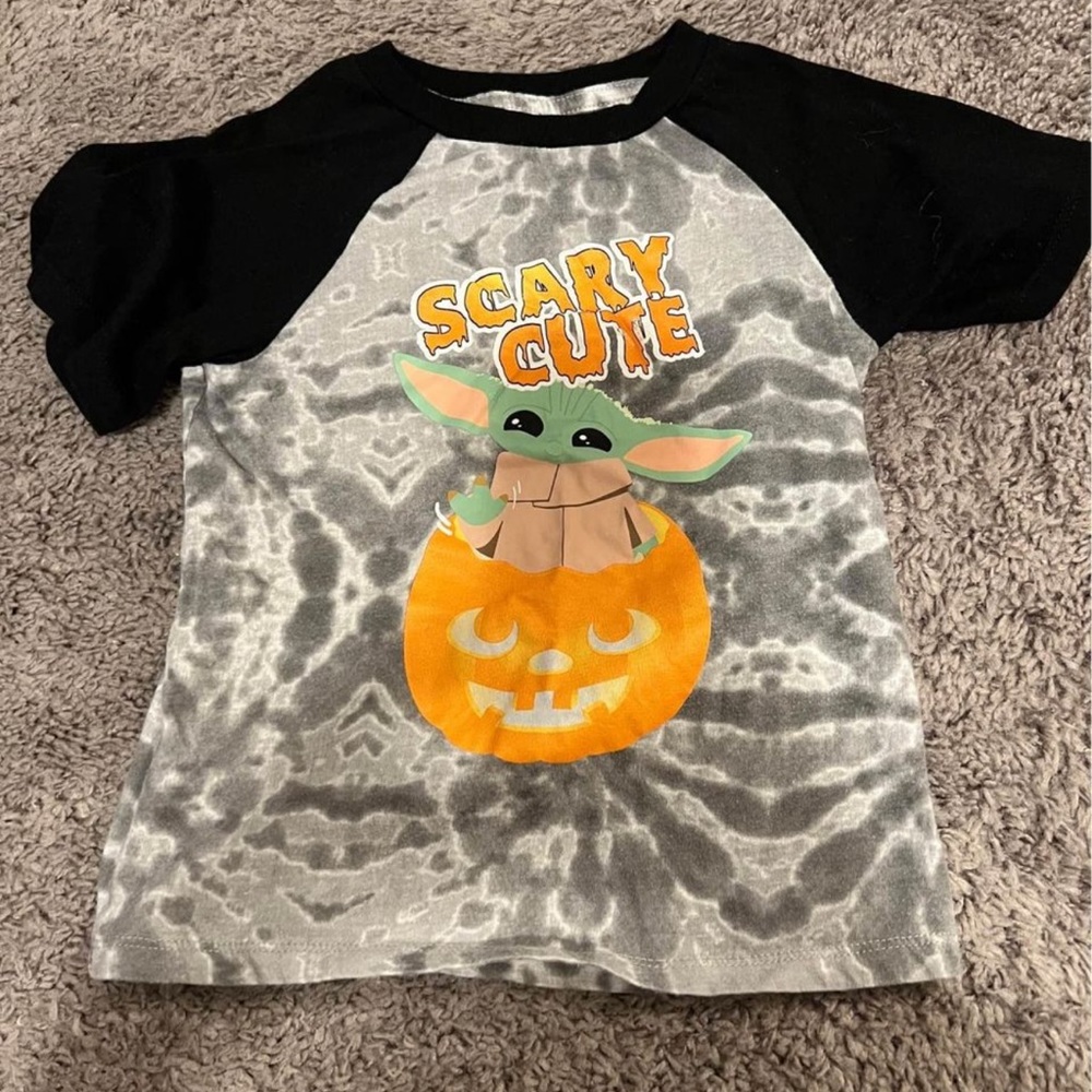 Baby Yoda Short Sleeve Halloween Tee Size 4T